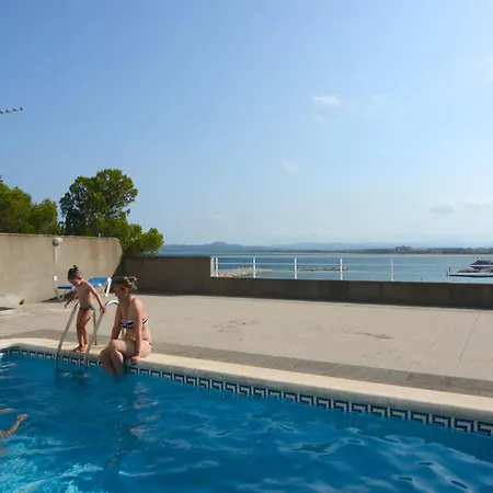 On Spanish With Stunning Views 公寓